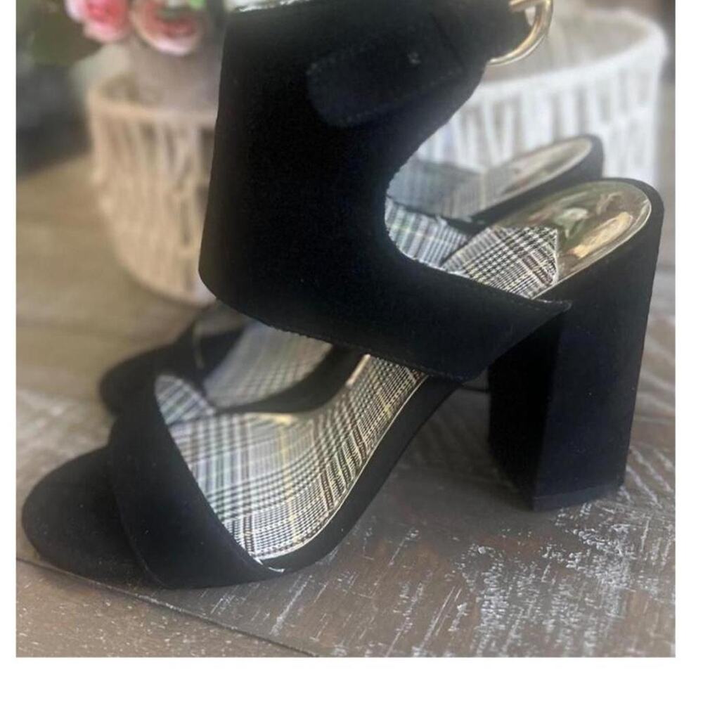 Black block heel ankle size 7
